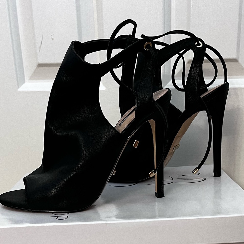 Topshop Black Leather “Randy” Heels w/ Ankle ties US 7.5-UK 5-EU 38